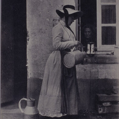 Labouche Frères, Toulouse, "Types toulousains, une laitière", carte postale, Phototypie